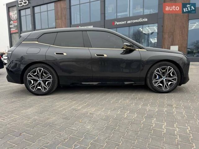 Серый БМВ iX, объемом двигателя 0 л и пробегом 32 тыс. км за 72900 $, фото 19 на Automoto.ua