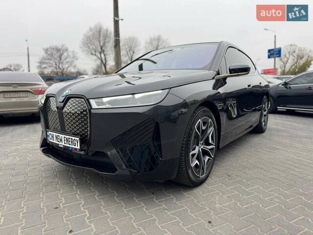 Серый БМВ iX, объемом двигателя 0 л и пробегом 32 тыс. км за 72900 $, фото 5 на Automoto.ua