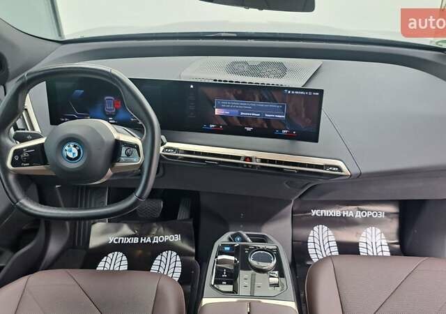 Серый БМВ iX, объемом двигателя 0 л и пробегом 49 тыс. км за 45500 $, фото 29 на Automoto.ua