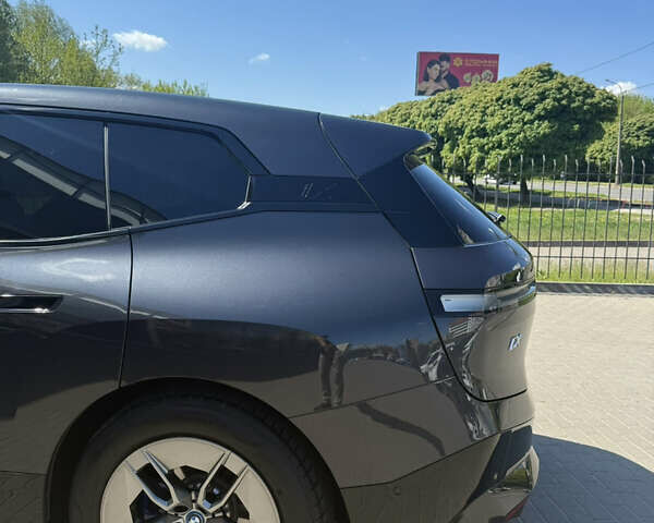 Серый БМВ iX, объемом двигателя 0 л и пробегом 19 тыс. км за 55445 $, фото 9 на Automoto.ua