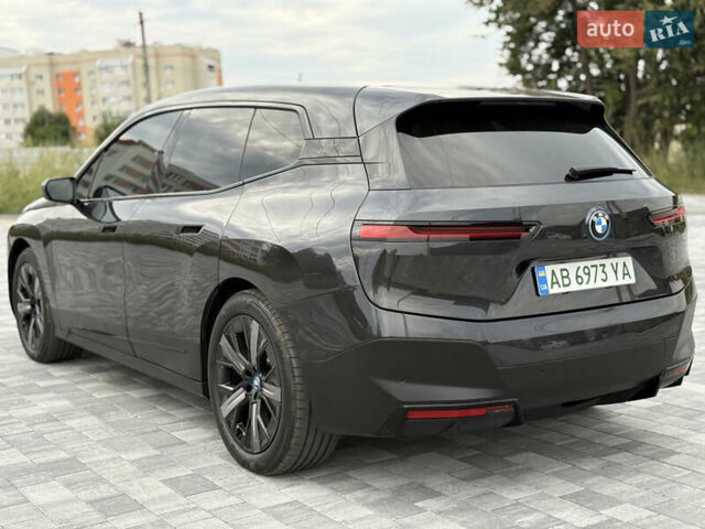 Серый БМВ iX, объемом двигателя 0 л и пробегом 38 тыс. км за 45700 $, фото 7 на Automoto.ua