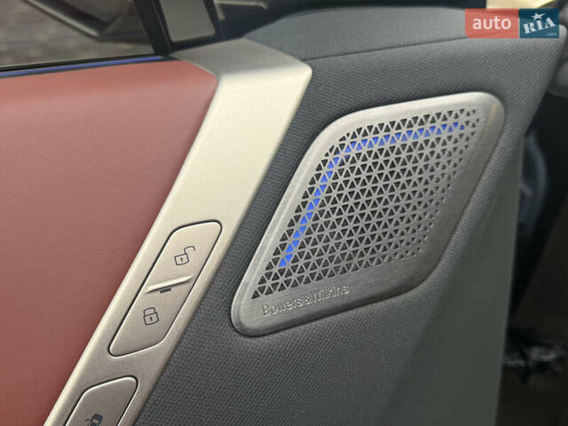 Серый БМВ iX, объемом двигателя 0 л и пробегом 19 тыс. км за 77000 $, фото 21 на Automoto.ua