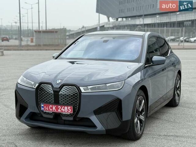 Серый БМВ iX, объемом двигателя 0 л и пробегом 106 тыс. км за 55500 $, фото 19 на Automoto.ua