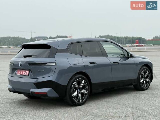 Серый БМВ iX, объемом двигателя 0 л и пробегом 106 тыс. км за 55500 $, фото 30 на Automoto.ua