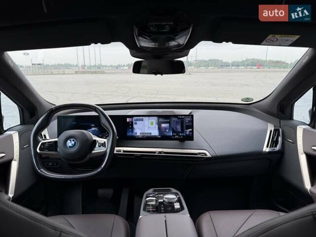 Серый БМВ iX, объемом двигателя 0 л и пробегом 106 тыс. км за 55500 $, фото 57 на Automoto.ua