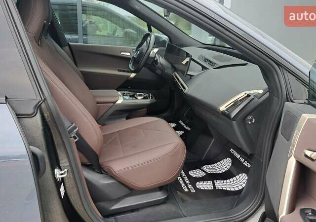 Серый БМВ iX, объемом двигателя 0 л и пробегом 49 тыс. км за 45500 $, фото 26 на Automoto.ua