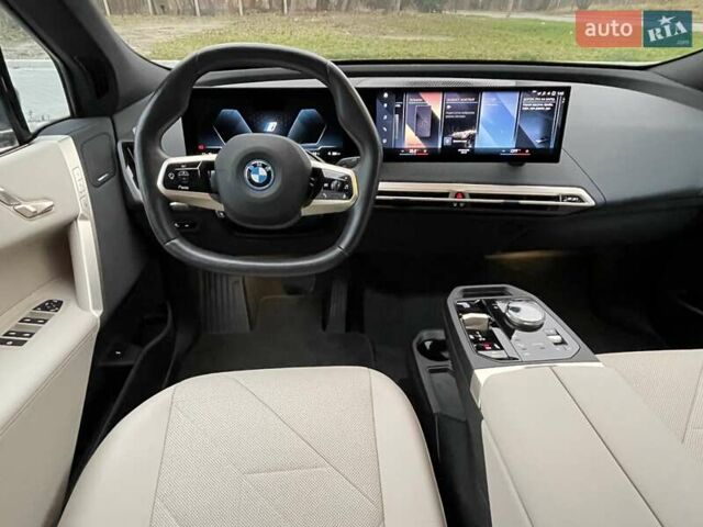 Серый БМВ iX, объемом двигателя 0 л и пробегом 53 тыс. км за 58800 $, фото 34 на Automoto.ua