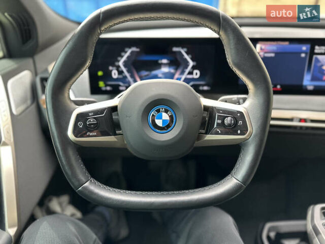 Серый БМВ iX, объемом двигателя 0 л и пробегом 38 тыс. км за 62500 $, фото 71 на Automoto.ua