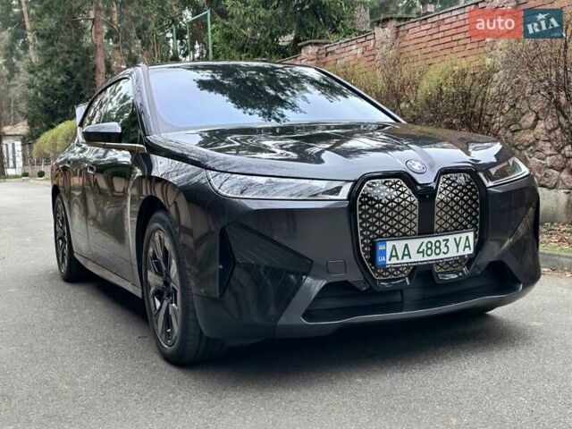 Серый БМВ iX, объемом двигателя 0 л и пробегом 54 тыс. км за 59500 $, фото 4 на Automoto.ua