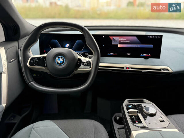 Серый БМВ iX, объемом двигателя 0 л и пробегом 38 тыс. км за 45700 $, фото 38 на Automoto.ua