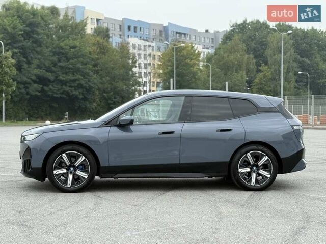 Серый БМВ iX, объемом двигателя 0 л и пробегом 106 тыс. км за 55500 $, фото 22 на Automoto.ua