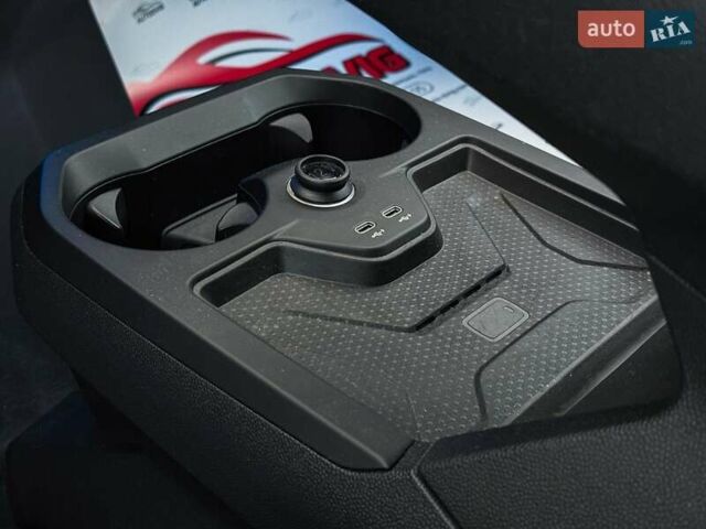 Сірий БМВ iX, об'ємом двигуна 0 л та пробігом 40 тис. км за 52999 $, фото 49 на Automoto.ua