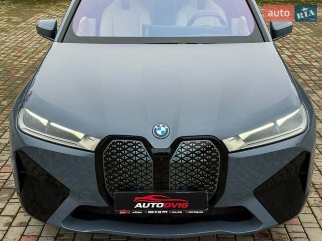 Сірий БМВ iX, об'ємом двигуна 0 л та пробігом 40 тис. км за 52999 $, фото 10 на Automoto.ua