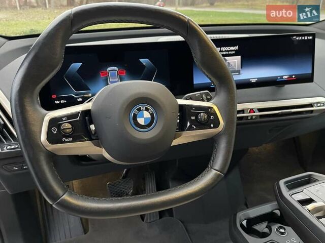 Серый БМВ iX, объемом двигателя 0 л и пробегом 53 тыс. км за 58800 $, фото 18 на Automoto.ua