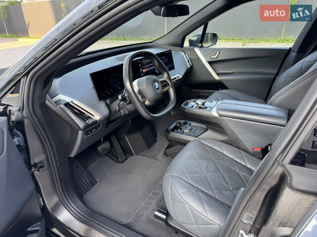Серый БМВ iX, объемом двигателя 0 л и пробегом 47 тыс. км за 58500 $, фото 21 на Automoto.ua