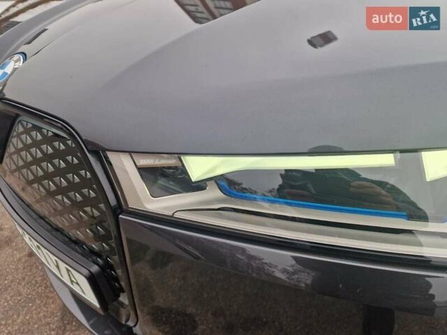 Серый БМВ iX, объемом двигателя 0 л и пробегом 30 тыс. км за 51700 $, фото 5 на Automoto.ua