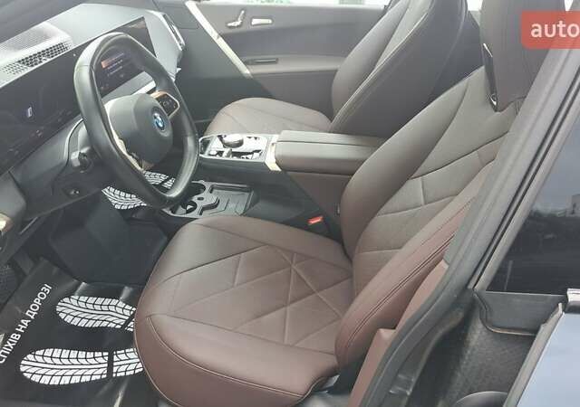 Серый БМВ iX, объемом двигателя 0 л и пробегом 49 тыс. км за 45500 $, фото 14 на Automoto.ua