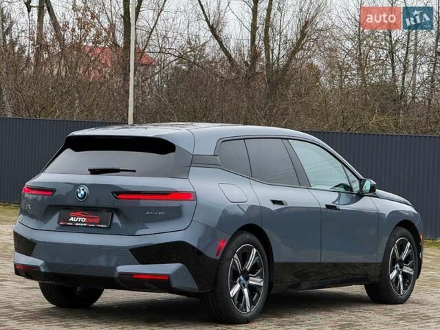Сірий БМВ iX, об'ємом двигуна 0 л та пробігом 40 тис. км за 52999 $, фото 3 на Automoto.ua