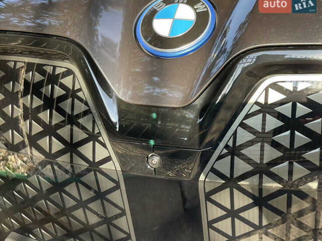 Серый БМВ iX, объемом двигателя 0 л и пробегом 19 тыс. км за 55445 $, фото 22 на Automoto.ua