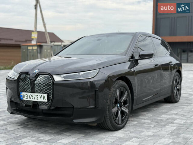 Серый БМВ iX, объемом двигателя 0 л и пробегом 38 тыс. км за 45700 $, фото 1 на Automoto.ua