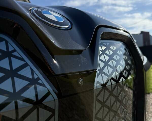 Серый БМВ iX, объемом двигателя 0 л и пробегом 35 тыс. км за 47500 $, фото 32 на Automoto.ua