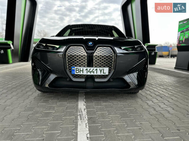 Серый БМВ iX, объемом двигателя 0 л и пробегом 38 тыс. км за 62500 $, фото 10 на Automoto.ua