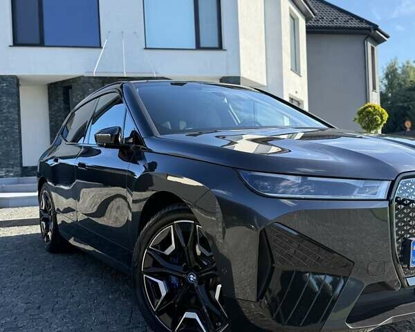 Серый БМВ iX, объемом двигателя 0 л и пробегом 35 тыс. км за 47500 $, фото 17 на Automoto.ua