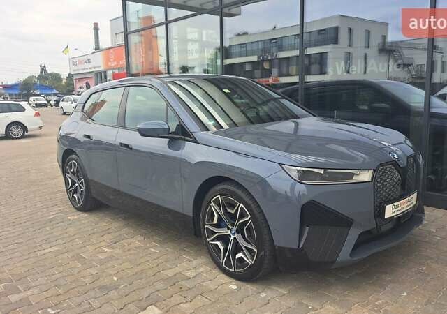 Серый БМВ iX, объемом двигателя 0 л и пробегом 49 тыс. км за 45500 $, фото 17 на Automoto.ua