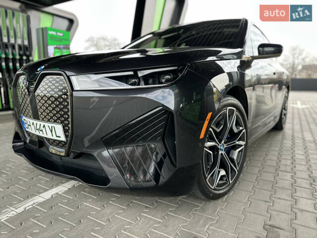 Серый БМВ iX, объемом двигателя 0 л и пробегом 38 тыс. км за 62500 $, фото 8 на Automoto.ua