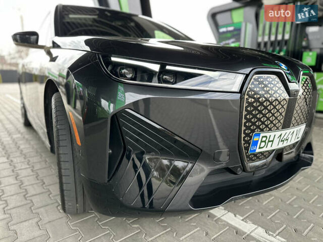 Серый БМВ iX, объемом двигателя 0 л и пробегом 38 тыс. км за 62500 $, фото 13 на Automoto.ua