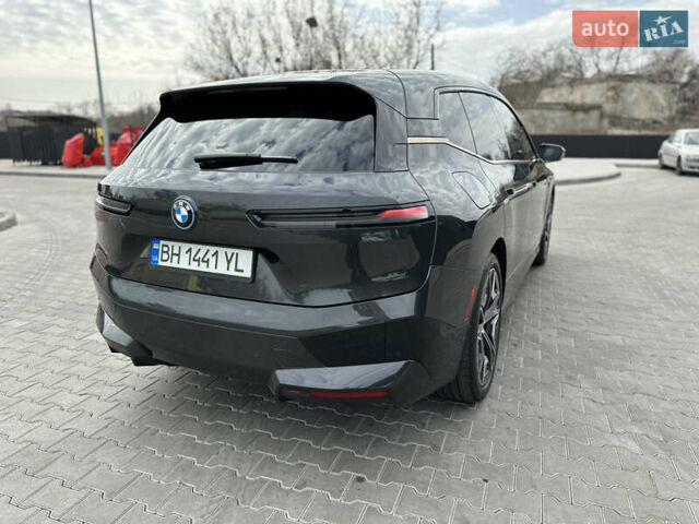 Серый БМВ iX, объемом двигателя 0 л и пробегом 38 тыс. км за 62500 $, фото 32 на Automoto.ua