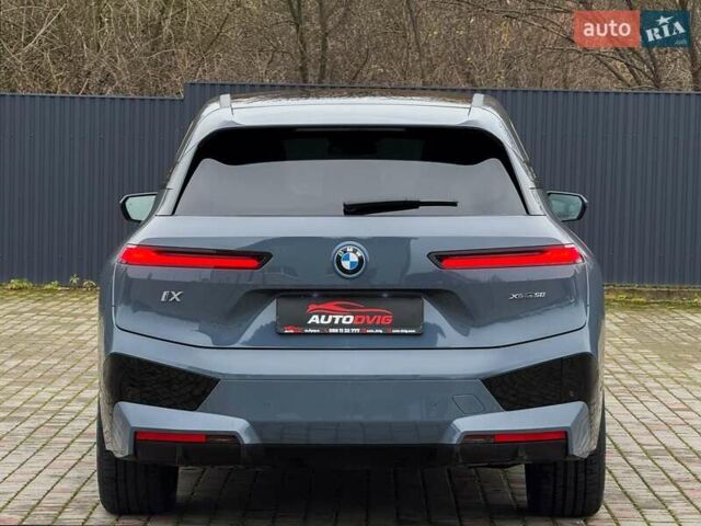 Сірий БМВ iX, об'ємом двигуна 0 л та пробігом 40 тис. км за 52999 $, фото 4 на Automoto.ua
