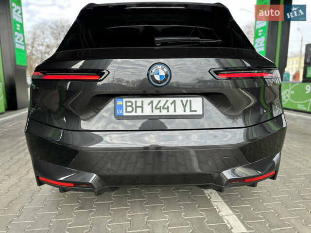 Серый БМВ iX, объемом двигателя 0 л и пробегом 38 тыс. км за 62500 $, фото 17 на Automoto.ua