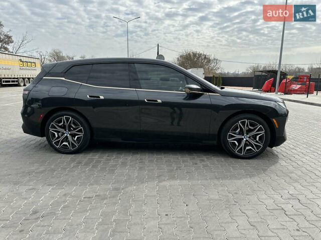 Серый БМВ iX, объемом двигателя 0 л и пробегом 38 тыс. км за 62500 $, фото 25 на Automoto.ua