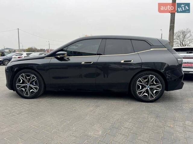 Серый БМВ iX, объемом двигателя 0 л и пробегом 32 тыс. км за 72900 $, фото 6 на Automoto.ua