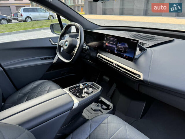 Серый БМВ iX, объемом двигателя 0 л и пробегом 47 тыс. км за 58500 $, фото 35 на Automoto.ua