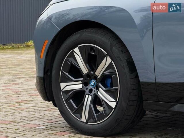 Сірий БМВ iX, об'ємом двигуна 0 л та пробігом 40 тис. км за 52999 $, фото 28 на Automoto.ua