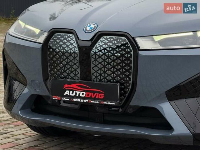 Сірий БМВ iX, об'ємом двигуна 0 л та пробігом 40 тис. км за 52999 $, фото 16 на Automoto.ua