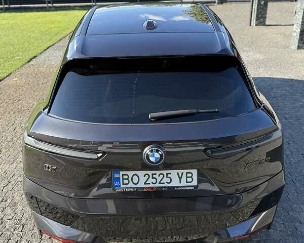 Серый БМВ iX, объемом двигателя 0 л и пробегом 35 тыс. км за 47500 $, фото 10 на Automoto.ua