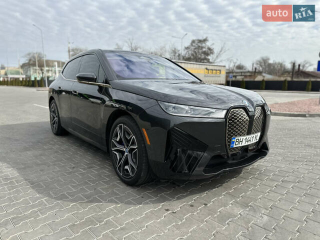 Серый БМВ iX, объемом двигателя 0 л и пробегом 38 тыс. км за 62500 $, фото 26 на Automoto.ua