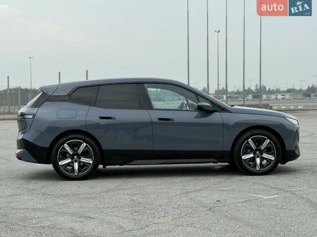 Серый БМВ iX, объемом двигателя 0 л и пробегом 106 тыс. км за 55500 $, фото 32 на Automoto.ua