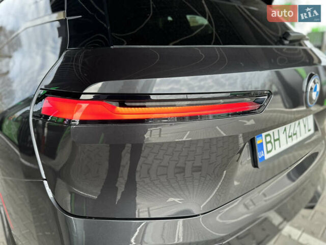 Серый БМВ iX, объемом двигателя 0 л и пробегом 38 тыс. км за 62500 $, фото 15 на Automoto.ua