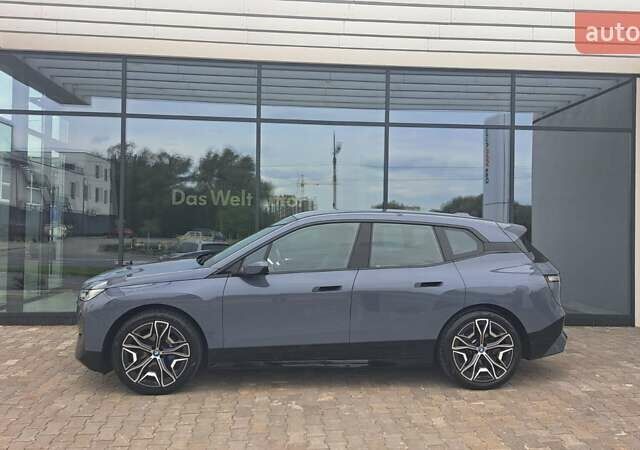 Серый БМВ iX, объемом двигателя 0 л и пробегом 49 тыс. км за 45500 $, фото 4 на Automoto.ua