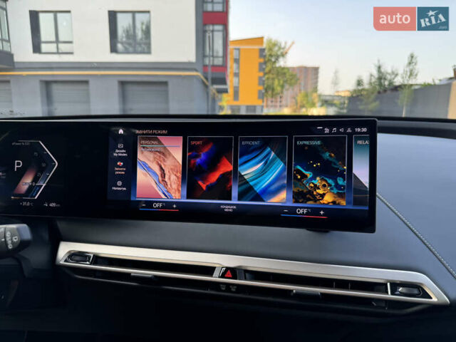 Серый БМВ iX, объемом двигателя 0 л и пробегом 47 тыс. км за 58500 $, фото 44 на Automoto.ua