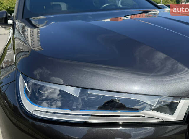 Серый БМВ iX, объемом двигателя 0 л и пробегом 19 тыс. км за 55445 $, фото 21 на Automoto.ua