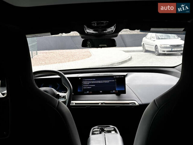 Серый БМВ iX, объемом двигателя 0 л и пробегом 38 тыс. км за 62500 $, фото 22 на Automoto.ua