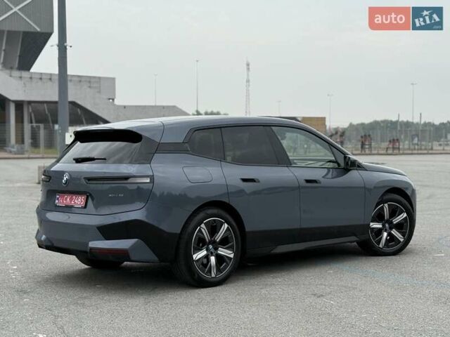 Серый БМВ iX, объемом двигателя 0 л и пробегом 106 тыс. км за 55500 $, фото 10 на Automoto.ua