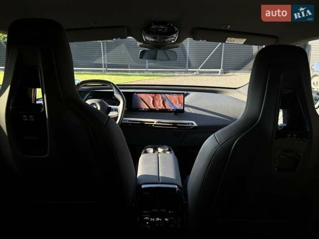 Серый БМВ iX, объемом двигателя 0 л и пробегом 35 тыс. км за 47500 $, фото 66 на Automoto.ua