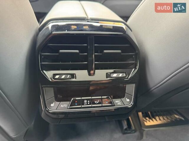 Сірий БМВ iX, об'ємом двигуна 0 л та пробігом 140 тис. км за 52500 $, фото 41 на Automoto.ua