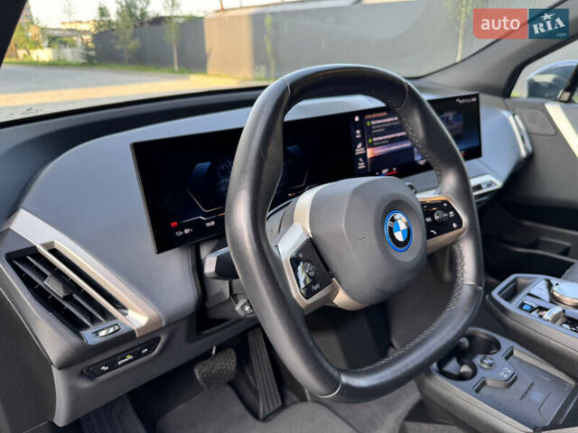 Серый БМВ iX, объемом двигателя 0 л и пробегом 47 тыс. км за 58500 $, фото 22 на Automoto.ua